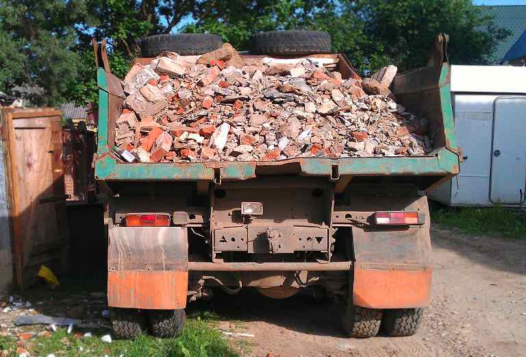 Вывоз строительного мусора с грузчиками по Красной Поляне